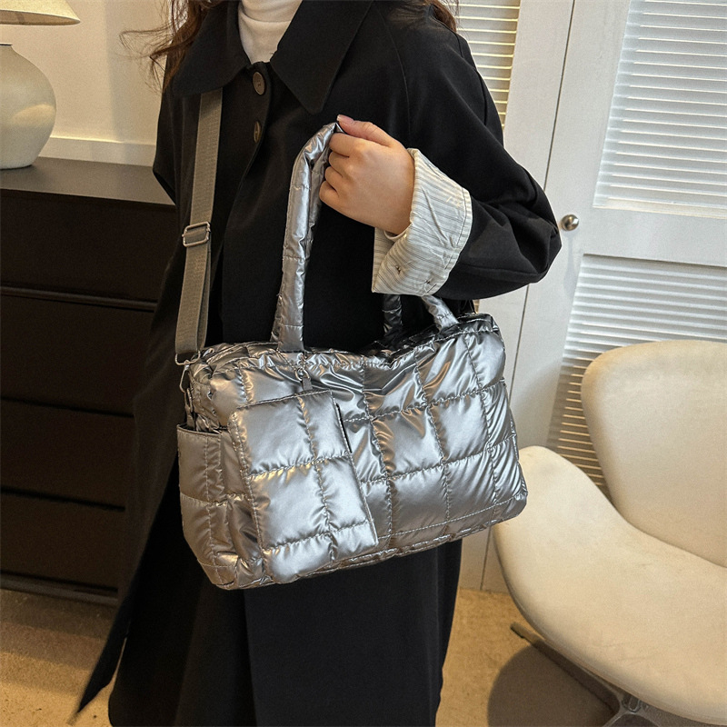 Роскошная вместительная сумка  – обзор и цена Shoulder Bag Structured
