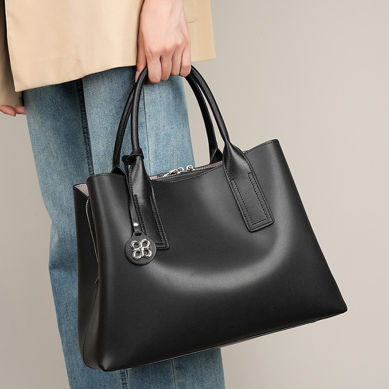 Женская черная сумка-тоут из н – обзор и цена Shoulder Bag Structured