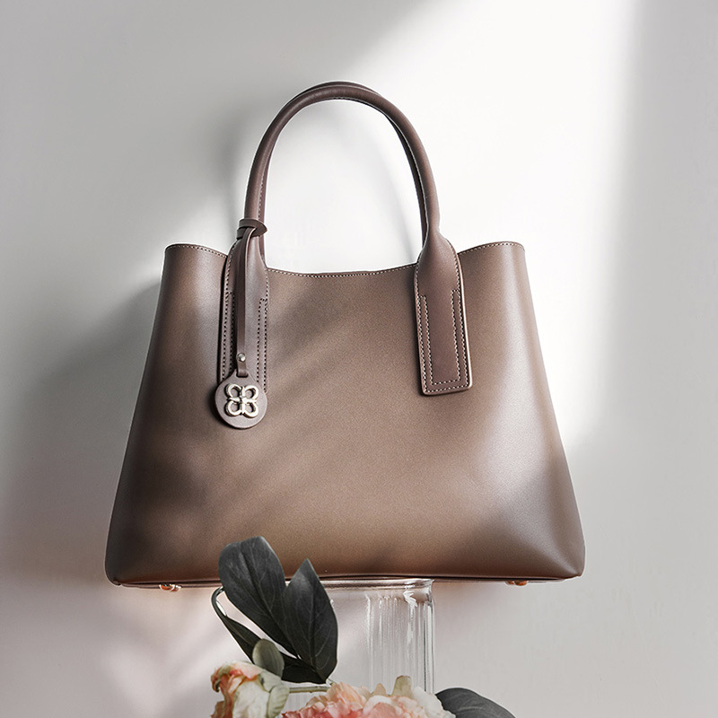 Женская черная сумка-тоут из н – обзор и цена Shoulder Bag Structured