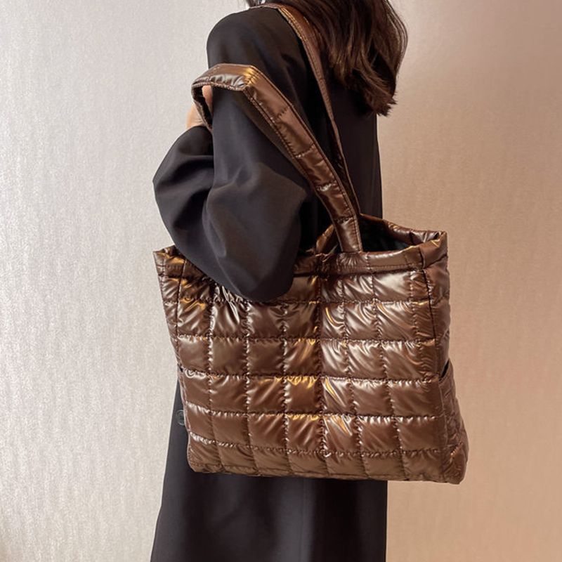 Лидер продаж, зимние космическ – обзор и цена Shoulder Bag Structured